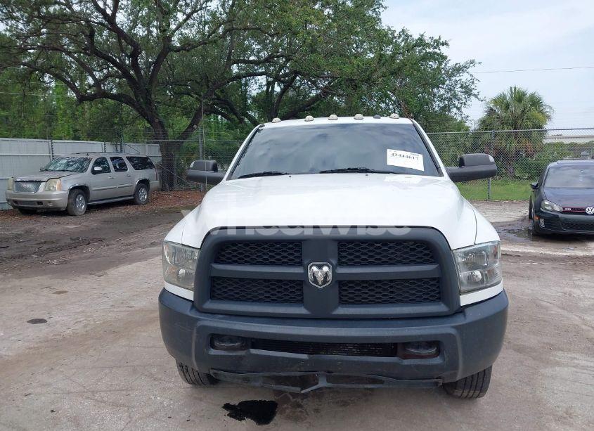 Photo 11 of 2018 Ram 3500 CHASSIS TRADESMAN/SLT/LARAMIE (VIN 3C7WRSCLXJG201499)