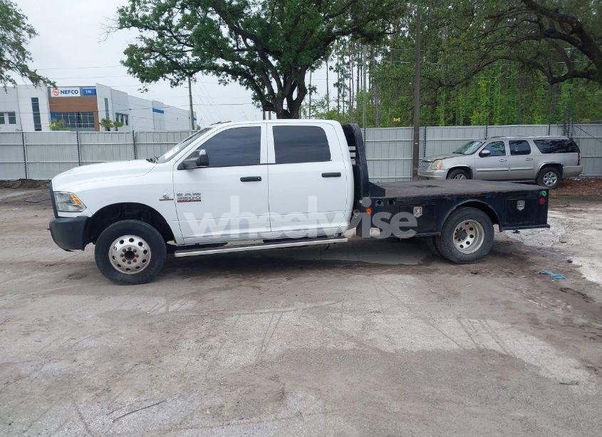 Photo 14 of 2018 Ram 3500 CHASSIS TRADESMAN/SLT/LARAMIE (VIN 3C7WRSCLXJG201499)
