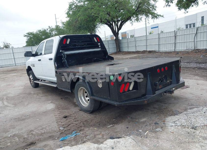 Photo 3 of 2018 Ram 3500 CHASSIS TRADESMAN/SLT/LARAMIE (VIN 3C7WRSCLXJG201499)