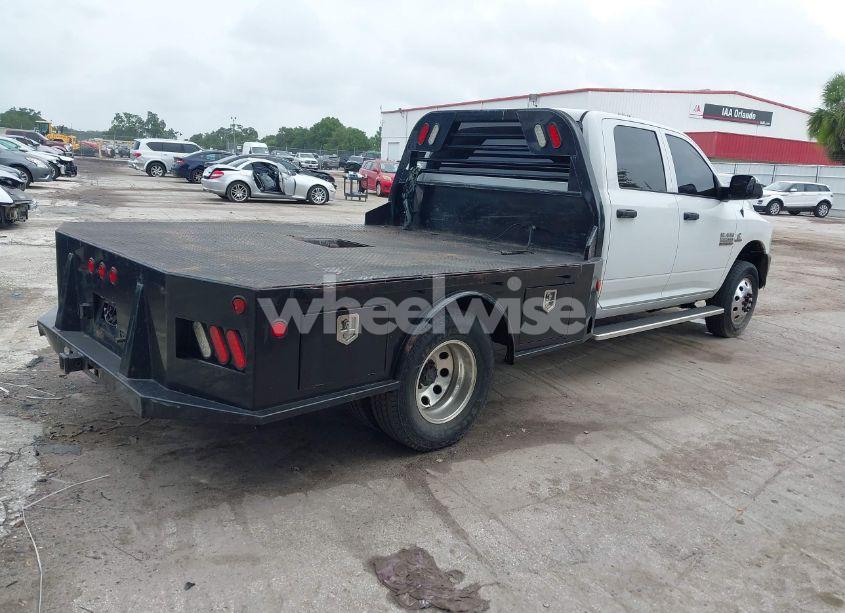 Photo 4 of 2018 Ram 3500 CHASSIS TRADESMAN/SLT/LARAMIE (VIN 3C7WRSCLXJG201499)