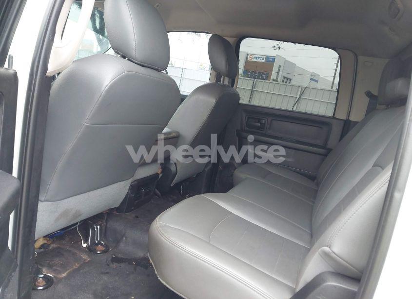 Photo 7 of 2018 Ram 3500 CHASSIS TRADESMAN/SLT/LARAMIE (VIN 3C7WRSCLXJG201499)