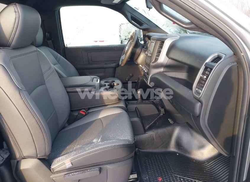 Photo 5 of 2024 Ram 3500 CHASSIS TRADESMAN/SLT (VIN 3C7WRTBJ2RG220341)
