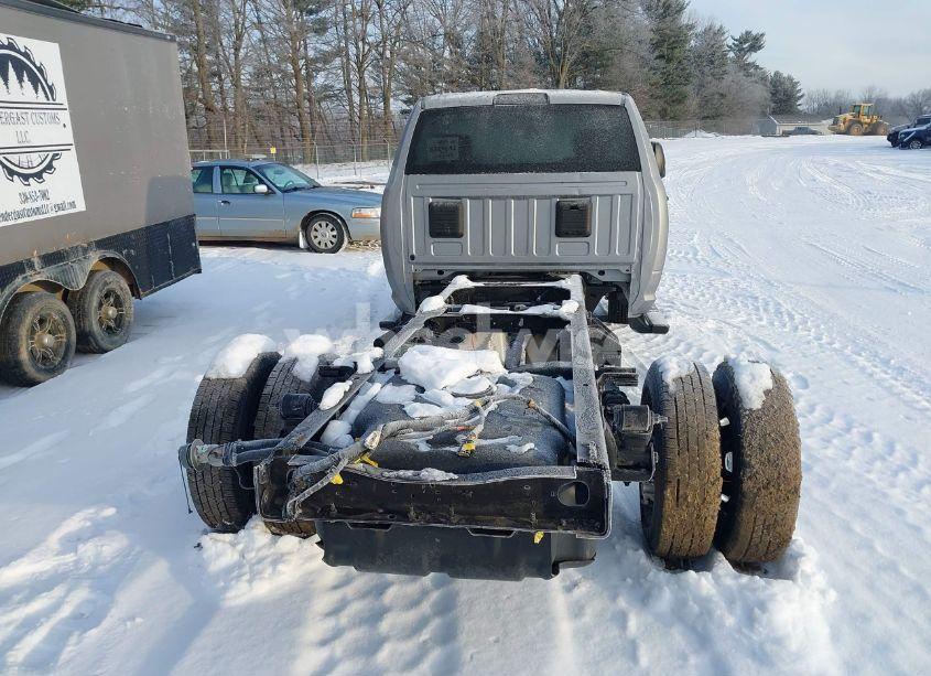 Photo 8 of 2024 Ram 3500 CHASSIS TRADESMAN/SLT (VIN 3C7WRTBJ2RG220341)