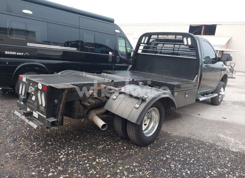 Photo 4 of 2018 Ram 3500 CHASSIS TRADESMAN/SLT (VIN 3C7WRTBL1JG236858)