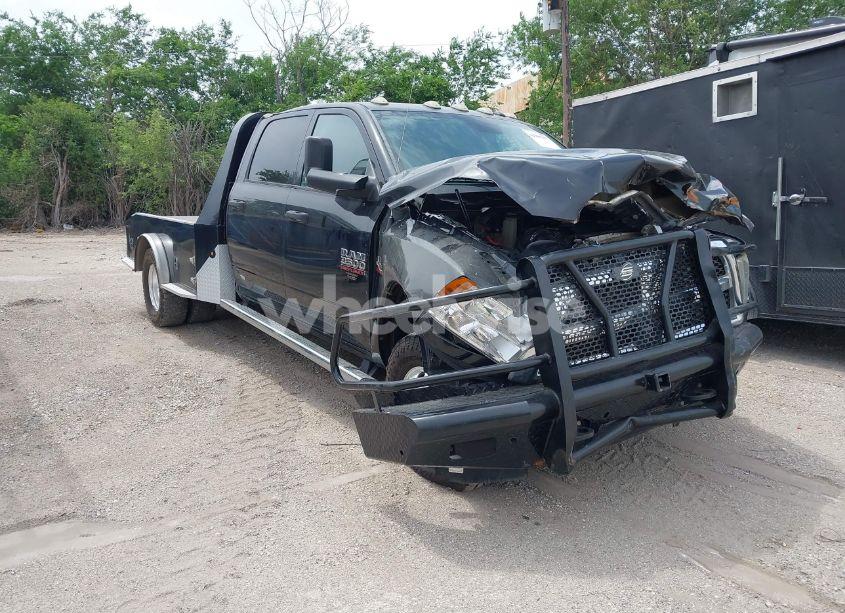 2018 Ram 3500 CHASSIS TRADESMAN/SLT/LARAMIE (VIN 3C7WRTCL2JG134242) main photo