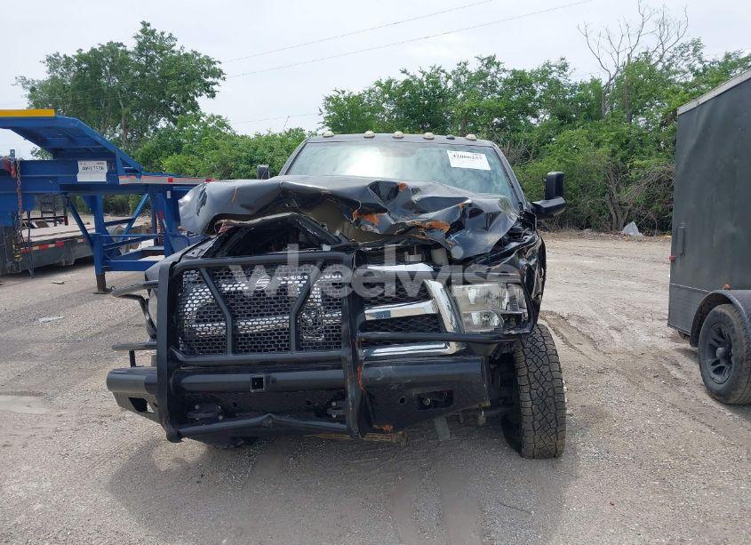 Photo 12 of 2018 Ram 3500 CHASSIS TRADESMAN/SLT/LARAMIE (VIN 3C7WRTCL2JG134242)