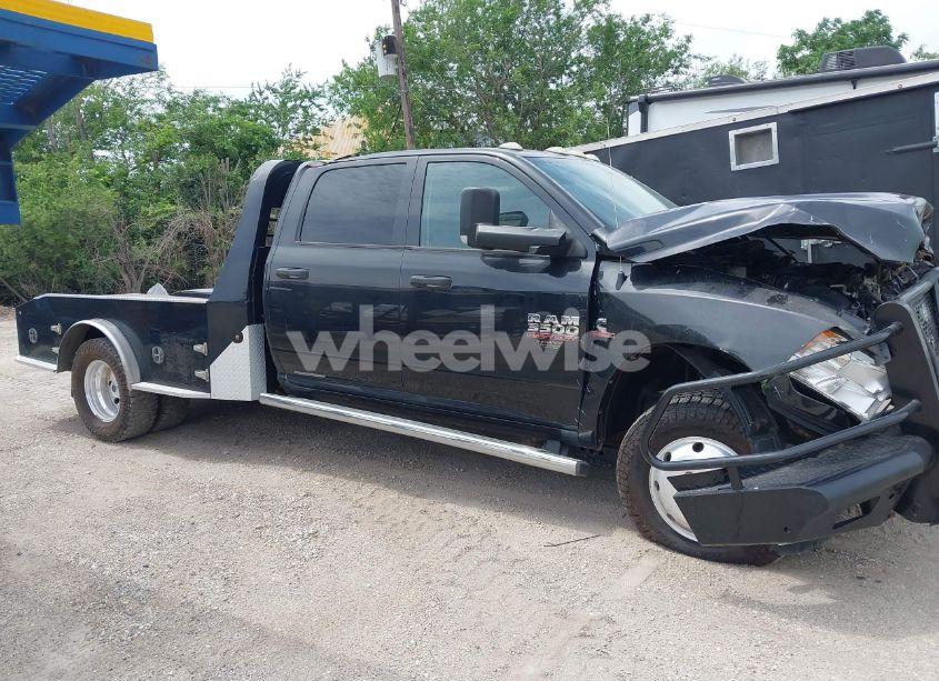 Photo 13 of 2018 Ram 3500 CHASSIS TRADESMAN/SLT/LARAMIE (VIN 3C7WRTCL2JG134242)