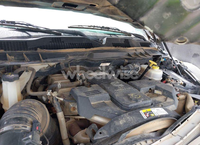 Photo 9 of 2018 Ram 3500 CHASSIS TRADESMAN/SLT/LARAMIE (VIN 3C7WRTCL2JG134242)