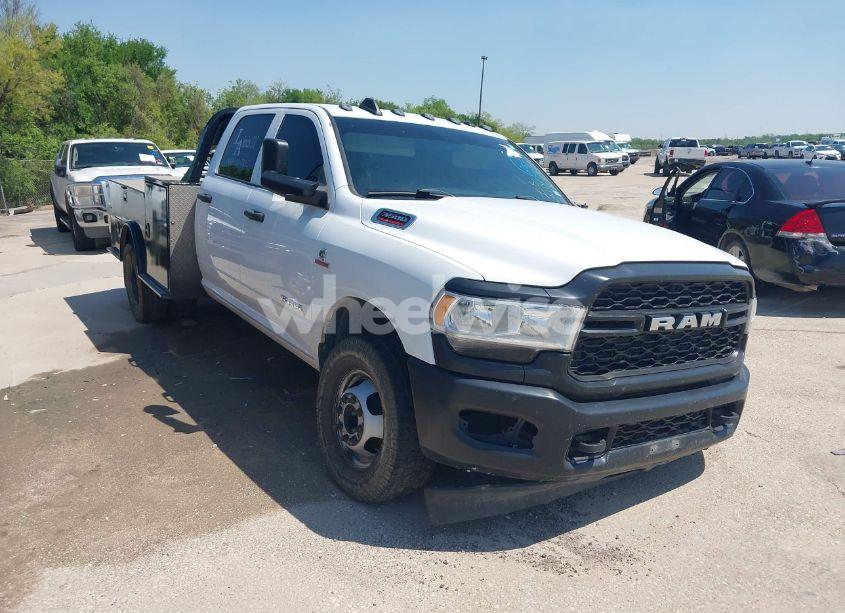 2020 Ram 3500 CHASSIS TRADESMAN/SLT/LARAMIE/LIMITED (VIN 3C7WRTCL5LG273526) main photo