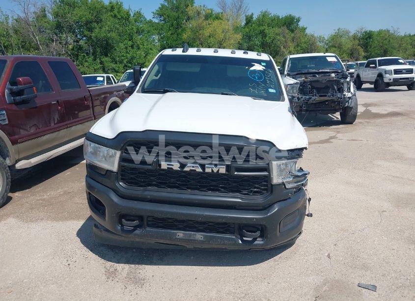 Photo 12 of 2020 Ram 3500 CHASSIS TRADESMAN/SLT/LARAMIE/LIMITED (VIN 3C7WRTCL5LG273526)