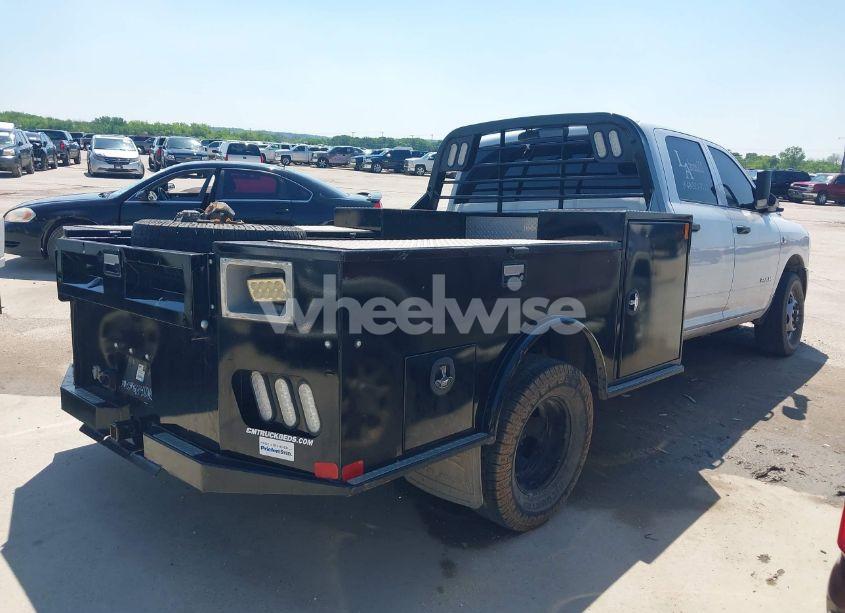 Photo 4 of 2020 Ram 3500 CHASSIS TRADESMAN/SLT/LARAMIE/LIMITED (VIN 3C7WRTCL5LG273526)