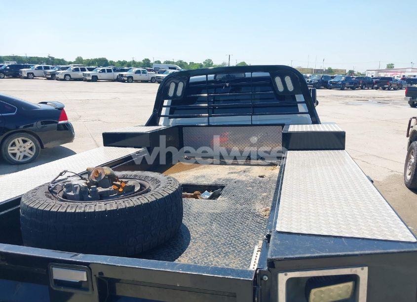 Photo 6 of 2020 Ram 3500 CHASSIS TRADESMAN/SLT/LARAMIE/LIMITED (VIN 3C7WRTCL5LG273526)