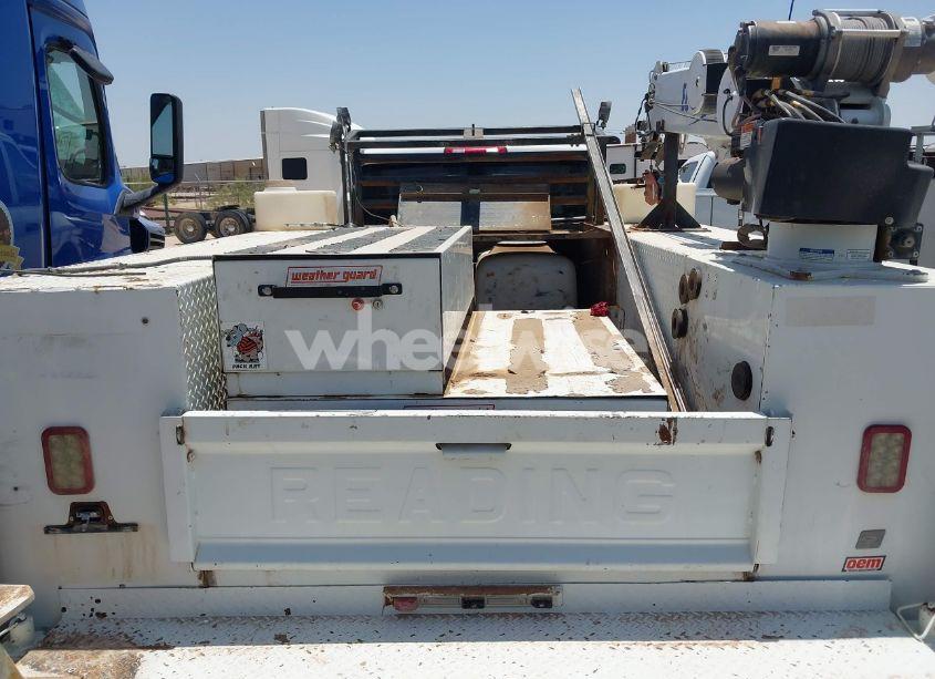Photo 14 of 2018 Ram 3500 CHASSIS TRADESMAN/SLT/LARAMIE (VIN 3C7WRTCL6JG269028)