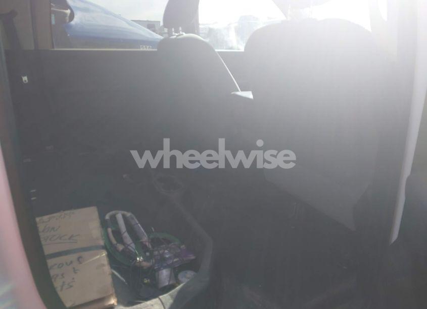 Photo 6 of 2018 Ram 3500 CHASSIS TRADESMAN/SLT/LARAMIE (VIN 3C7WRTCL6JG269028)