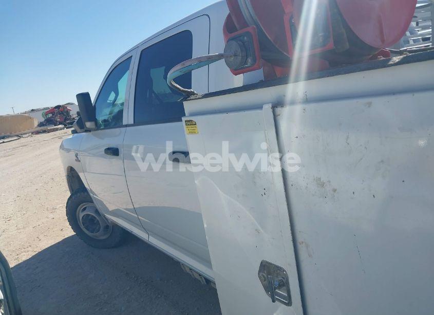 Photo 14 of 2022 Ram 3500 CHASSIS TRADESMAN/SLT/LARAMIE/LIMITED (VIN 3C7WRTCL6NG270234)