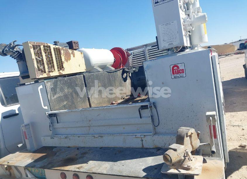 Photo 15 of 2022 Ram 3500 CHASSIS TRADESMAN/SLT/LARAMIE/LIMITED (VIN 3C7WRTCL6NG270234)