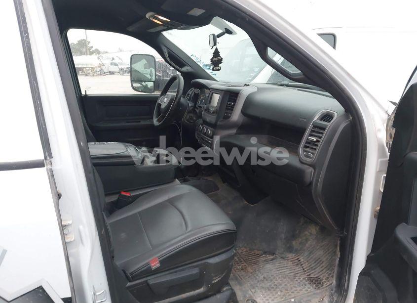 Photo 7 of 2022 Ram 3500 CHASSIS TRADESMAN/SLT/LARAMIE/LIMITED (VIN 3C7WRTCL6NG270234)