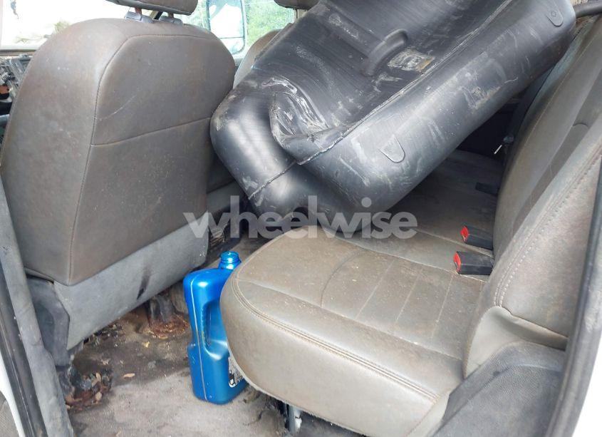 Photo 6 of 2014 Ram 3500 CHASSIS TRADESMAN/SLT/LARAMIE (VIN 3C7WRTCL7EG301829)