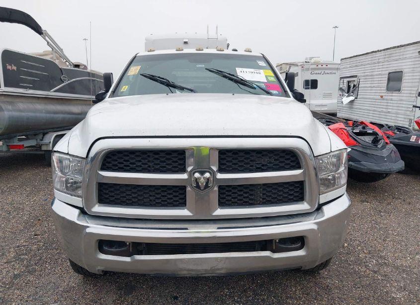 Photo 12 of 2016 Ram 3500 CHASSIS TRADESMAN/SLT/LARAMIE (VIN 3C7WRTCL7GG112732)