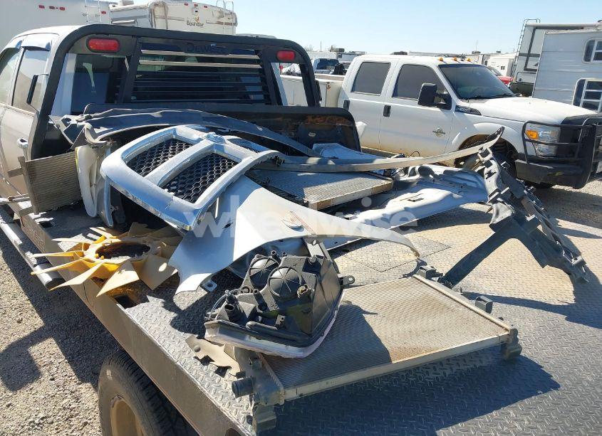 Photo 13 of 2014 Ram 3500 CHASSIS TRADESMAN/SLT/LARAMIE (VIN 3C7WRTCL8EG226817)