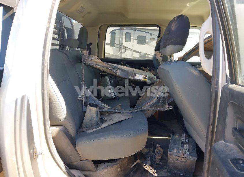 Photo 6 of 2014 Ram 3500 CHASSIS TRADESMAN/SLT/LARAMIE (VIN 3C7WRTCL8EG226817)