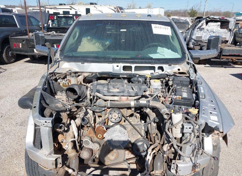 Photo 9 of 2014 Ram 3500 CHASSIS TRADESMAN/SLT/LARAMIE (VIN 3C7WRTCL8EG226817)