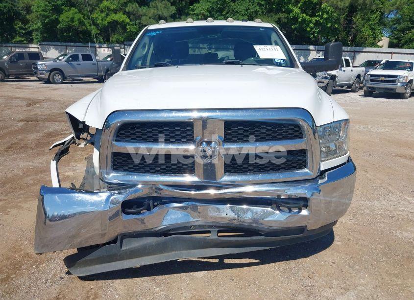 Photo 11 of 2018 Ram 3500 CHASSIS TRADESMAN/SLT/LARAMIE (VIN 3C7WRTCL8JG331643)