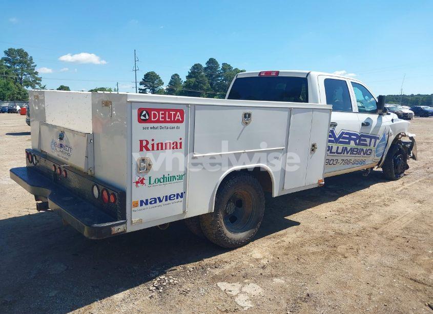 Photo 4 of 2018 Ram 3500 CHASSIS TRADESMAN/SLT/LARAMIE (VIN 3C7WRTCL8JG331643)