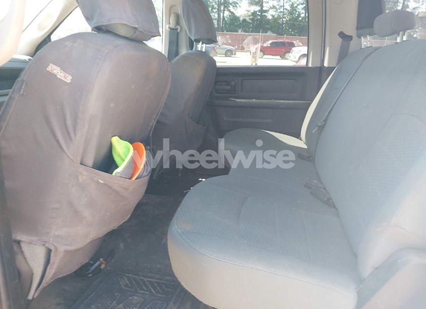 Photo 6 of 2018 Ram 3500 CHASSIS TRADESMAN/SLT/LARAMIE (VIN 3C7WRTCL8JG331643)