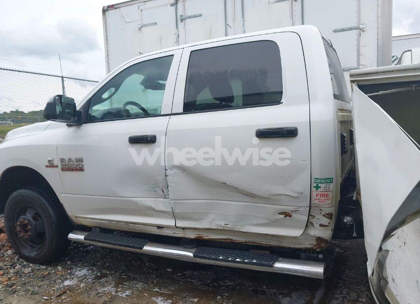 Photo 14 of 2016 Ram 3500 CHASSIS TRADESMAN/SLT/LARAMIE (VIN 3C7WRTCL9GG185665)