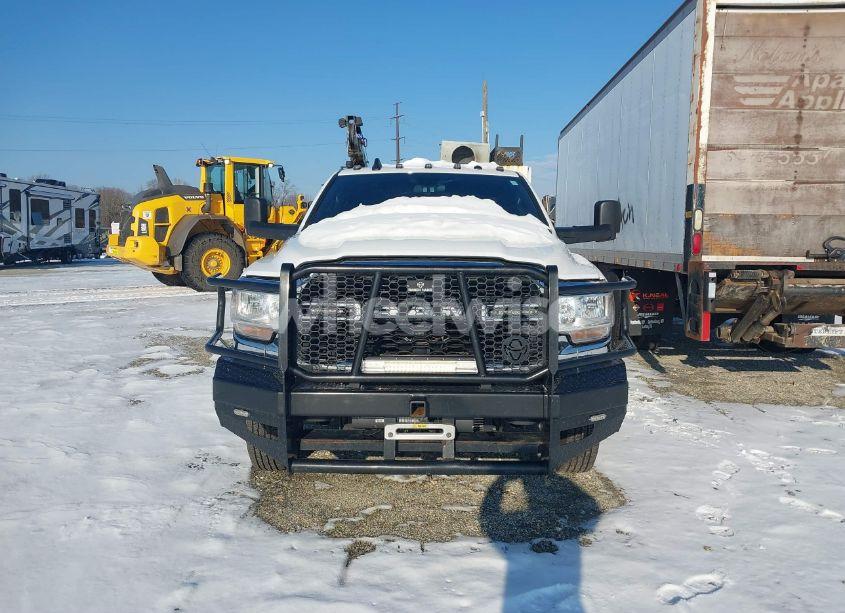 Photo 12 of 2021 Ram 3500 CHASSIS TRADESMAN/SLT/LARAMIE/LIMITED (VIN 3C7WRTCL9MG554083)