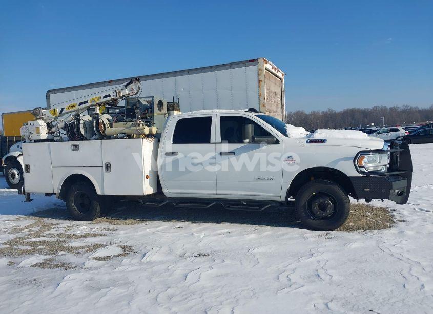 Photo 13 of 2021 Ram 3500 CHASSIS TRADESMAN/SLT/LARAMIE/LIMITED (VIN 3C7WRTCL9MG554083)