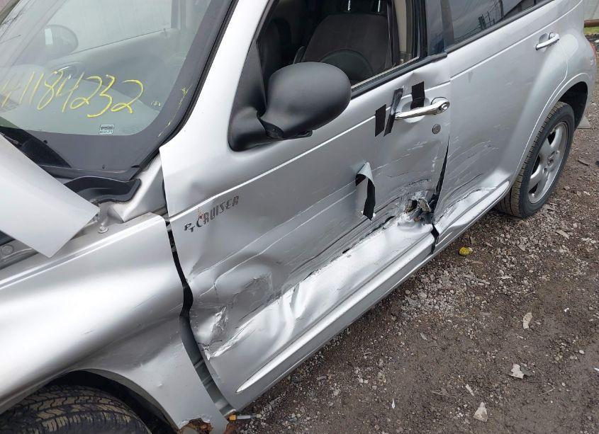 Photo 6 of 2001 Chrysler Pt CRUISER (VIN 3C8FY4BB01T309706)