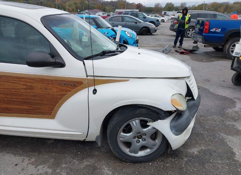 Photo 13 of 2002 Chrysler Pt CRUISER LIMITED (VIN 3C8FY68B82T296711)