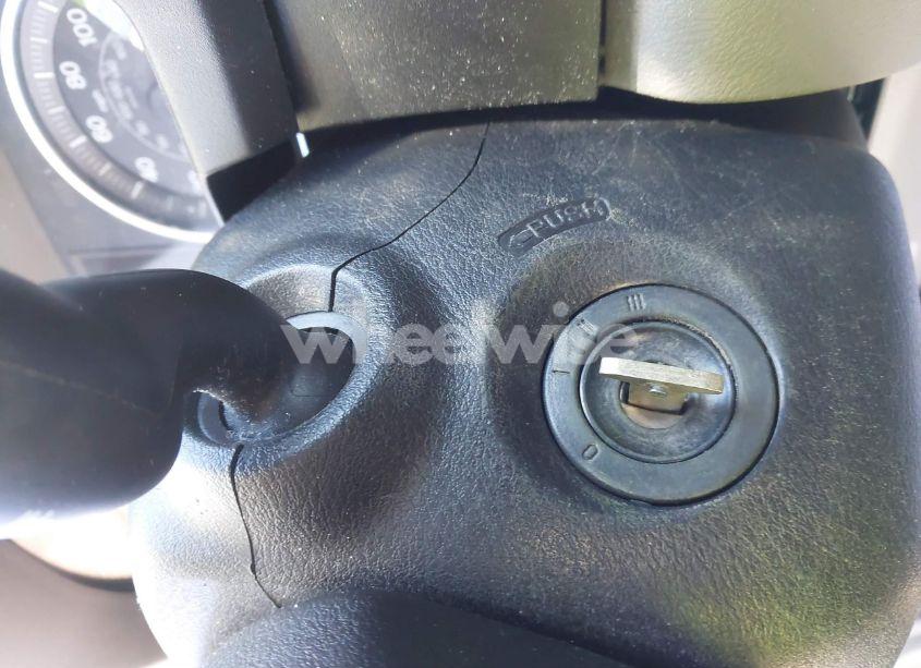 Photo 11 of 2010 Honda Cr-v LX (VIN 3CZRE3H34AG705917)