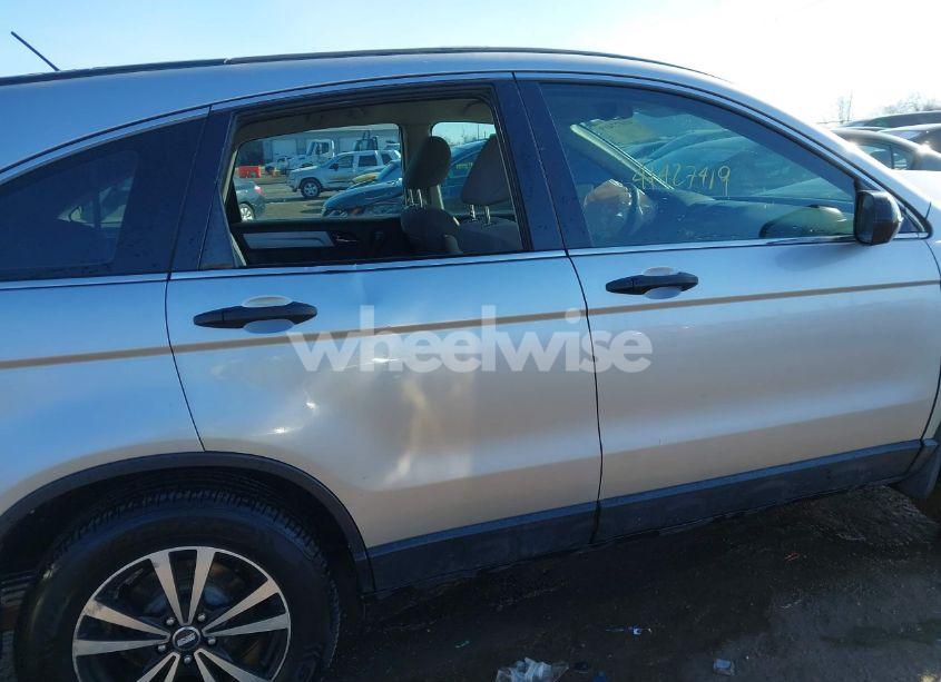 Photo 13 of 2010 Honda Cr-v LX (VIN 3CZRE3H34AG705917)