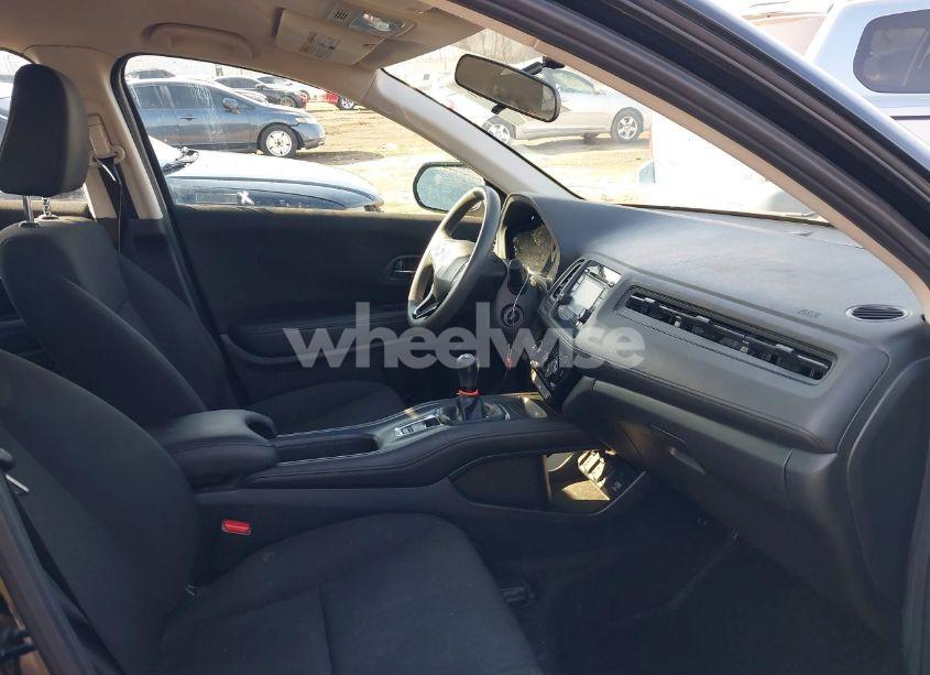 Photo 5 of 2018 Honda Hr-v LX (VIN 3CZRU5G33JM706221)