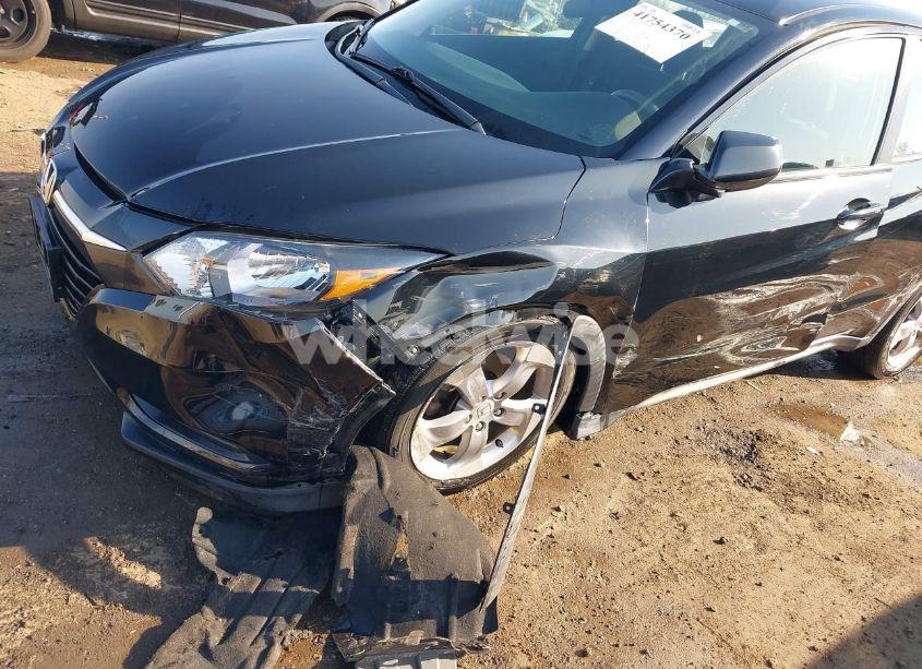 Photo 6 of 2018 Honda Hr-v LX (VIN 3CZRU5G33JM706221)