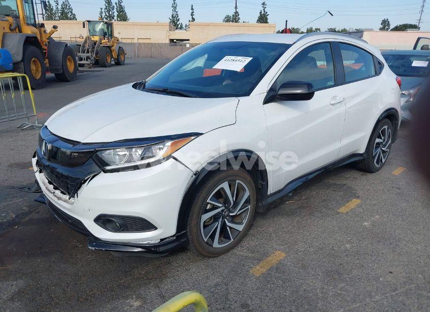 Photo 2 of 2019 Honda Hr-v SPORT (VIN 3CZRU5H12KM730251)