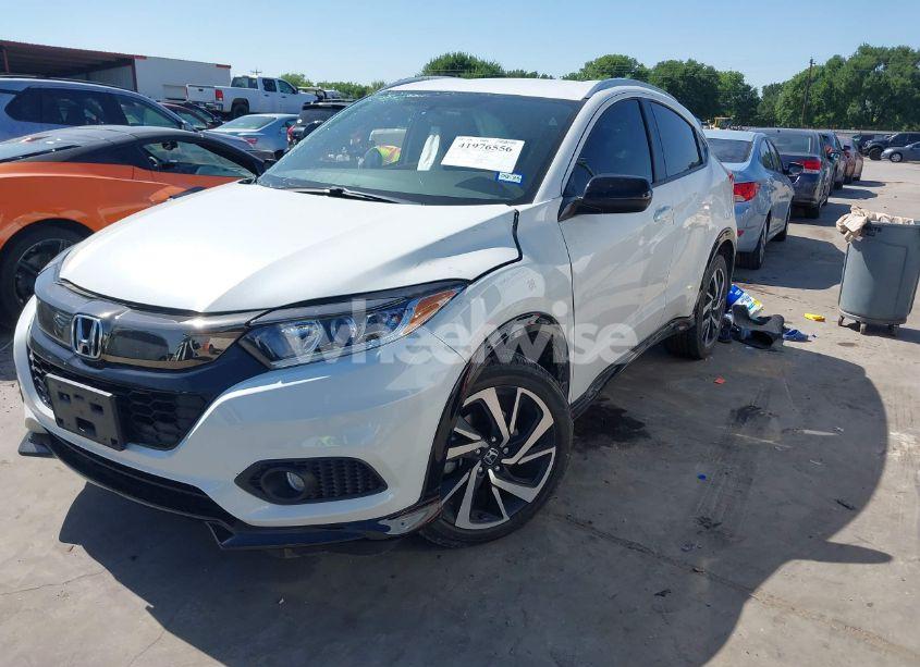 Photo 2 of 2019 Honda Hr-v SPORT (VIN 3CZRU5H13KM700854)