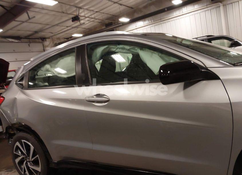 Photo 13 of 2019 Honda Hr-v SPORT (VIN 3CZRU5H15KG707576)