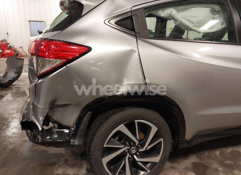Photo 6 of 2019 Honda Hr-v SPORT (VIN 3CZRU5H15KG707576)