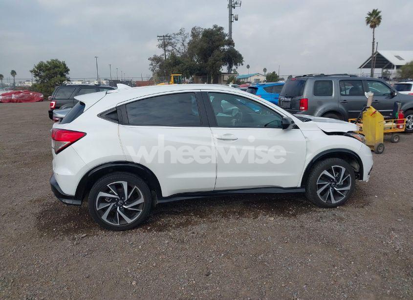Photo 13 of 2019 Honda Hr-v SPORT (VIN 3CZRU5H18KM706875)