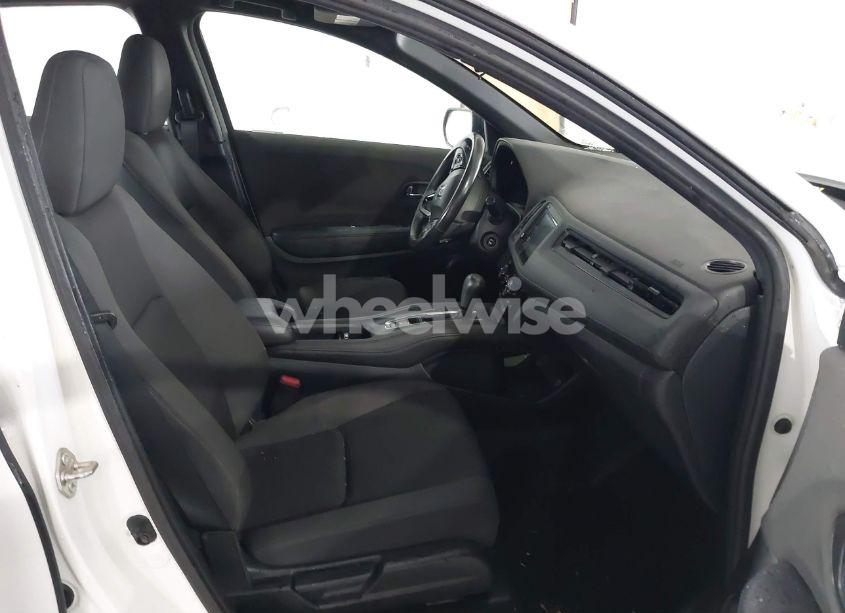 Photo 5 of 2019 Honda Hr-v SPORT (VIN 3CZRU5H1XKM707526)