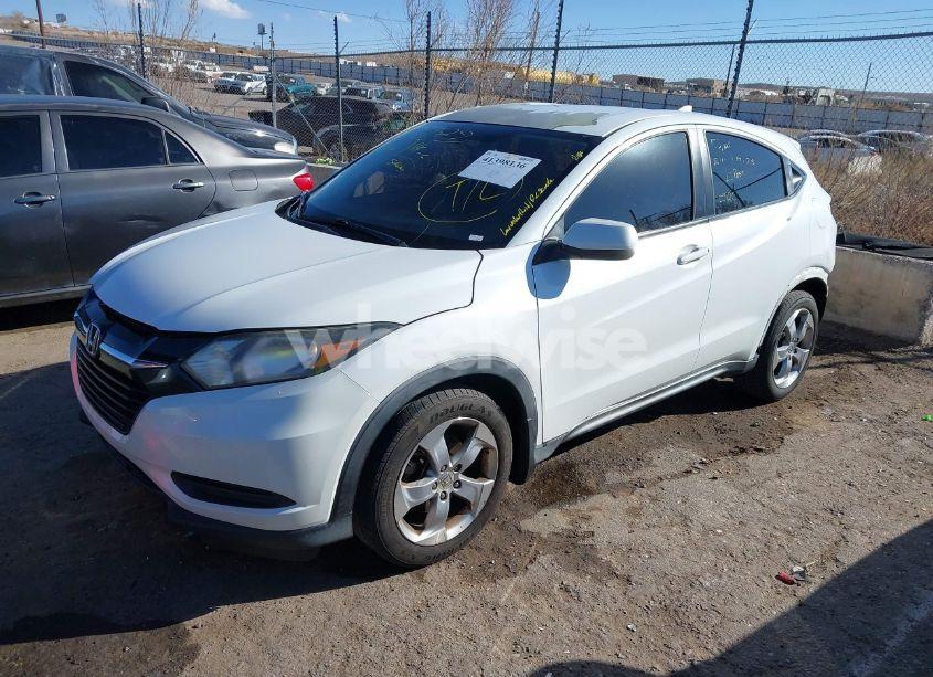 Photo 2 of 2016 Honda Hr-v LX (VIN 3CZRU5H30GM735201)