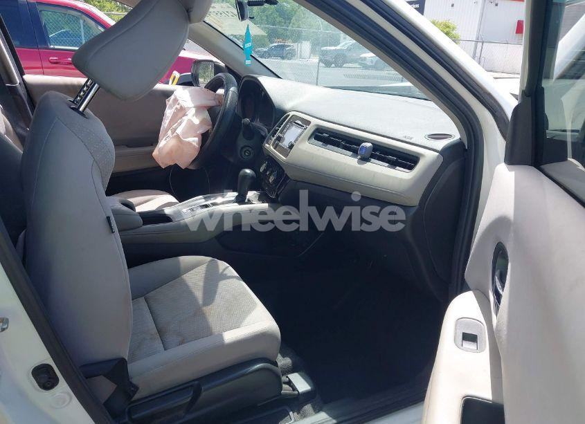 Photo 5 of 2016 Honda Hr-v LX (VIN 3CZRU5H30GM741774)