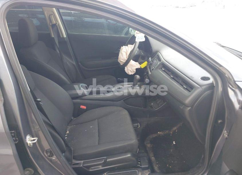 Photo 5 of 2017 Honda Hr-v LX (VIN 3CZRU5H30HM710106)