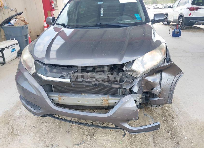 Photo 6 of 2017 Honda Hr-v LX (VIN 3CZRU5H30HM710106)