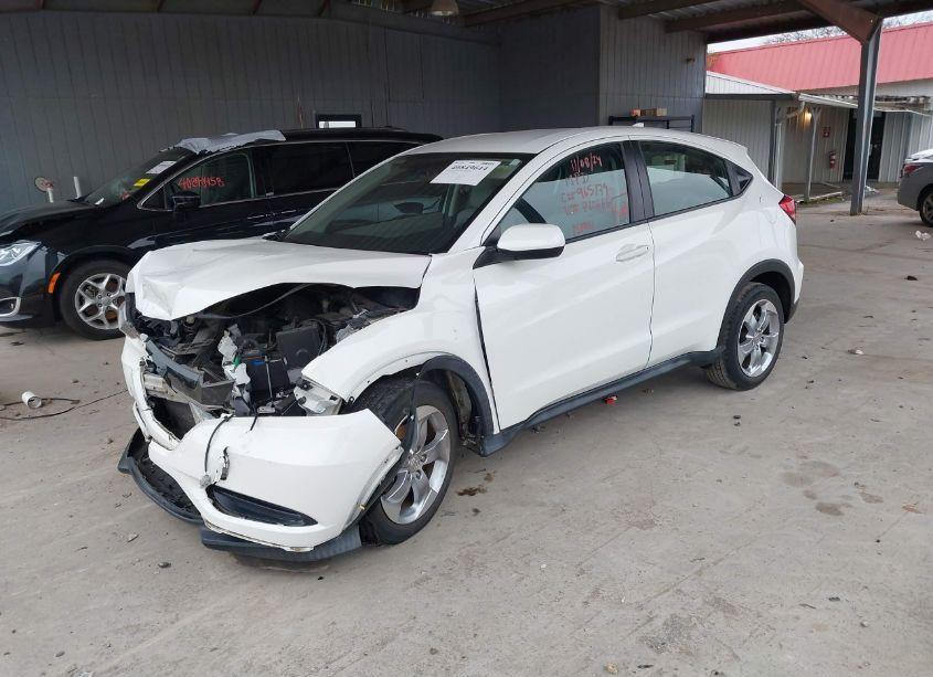 Photo 2 of 2017 Honda Hr-v LX (VIN 3CZRU5H30HM720666)