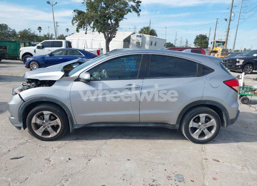 Photo 14 of 2018 Honda Hr-v LX (VIN 3CZRU5H30JM715473)